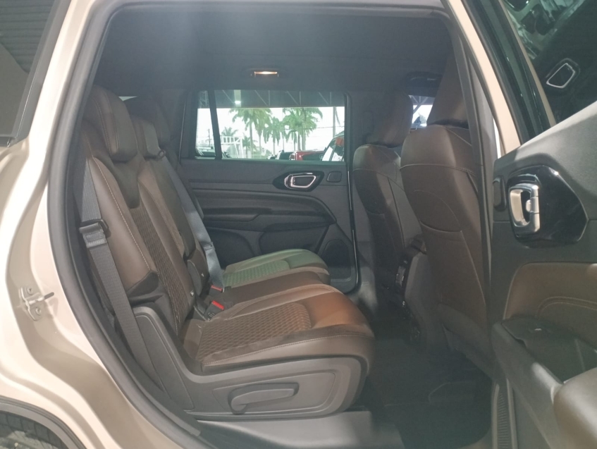 jeep commander 2.0 td380 turbo diesel overland at9 4p automatico 202214