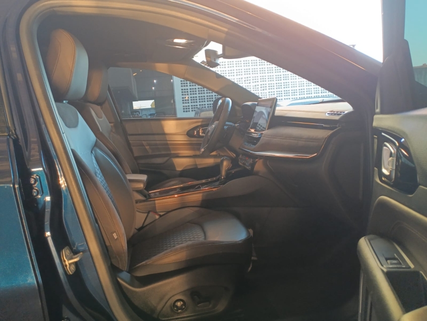jeep commander 1.3 t270 turbo flex overland at6 4p automatico 202215