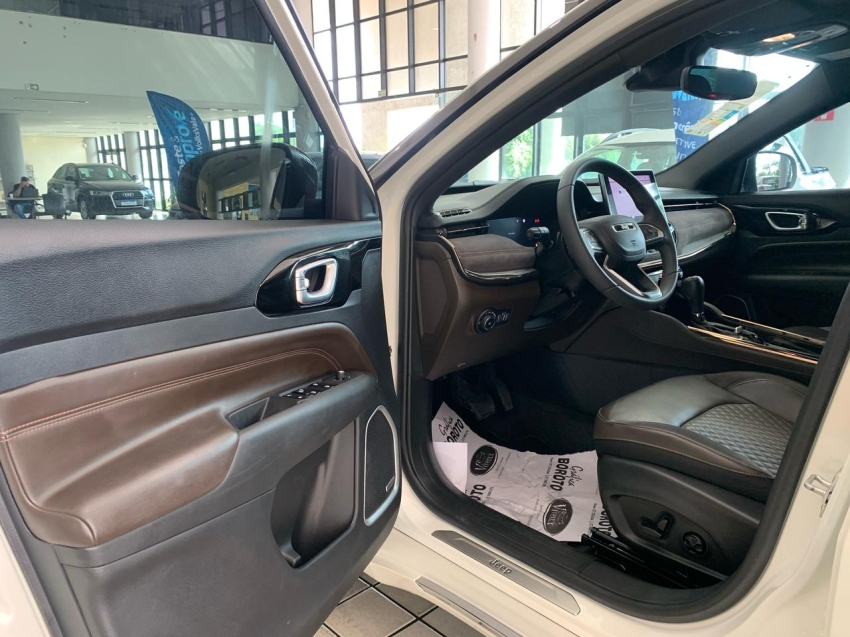 jeep commander 2.0 td380 turbo diesel overland at9 4p automatico 2023
