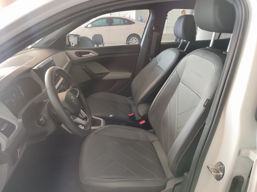 volkswagen t-cross 1.0 200 tsi total flex comfortline automatico 4p 2025