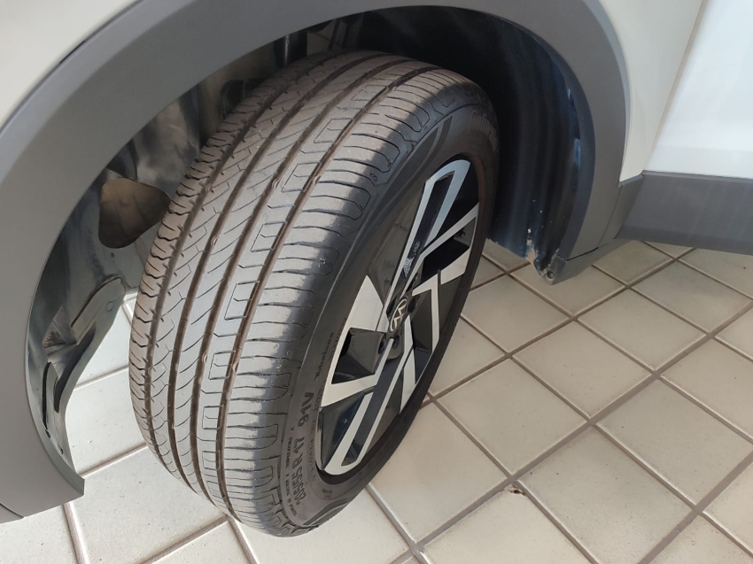 volkswagen t-cross 1.0 200 tsi total flex comfortline automatico 4p 2025