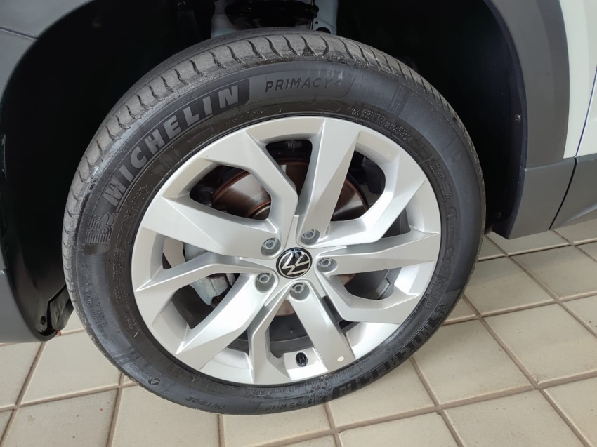 volkswagen taos 1.4 250 tsi total flex comfortline automatico 4p 2022