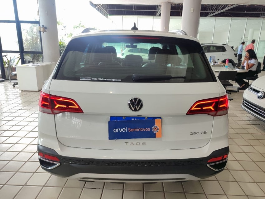 volkswagen taos 1.4 250 tsi total flex comfortline automatico 4p 2022