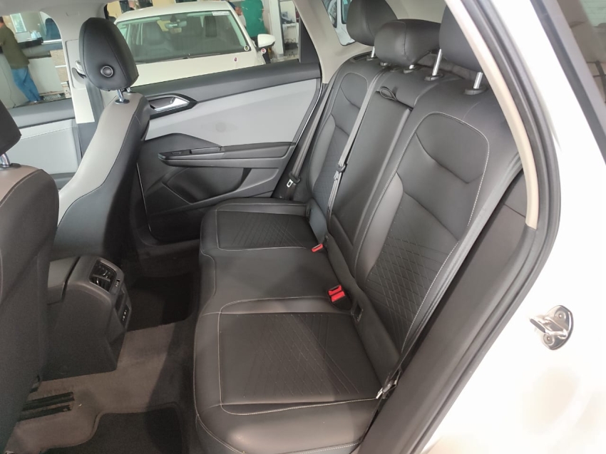 volkswagen taos 1.4 250 tsi total flex comfortline automatico 4p 2022