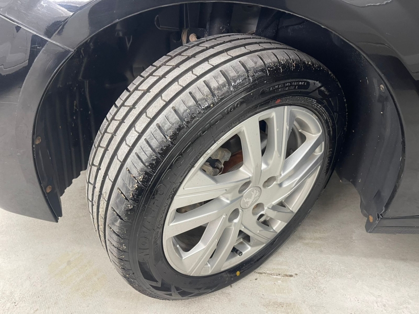 peugeot 208 1.6 16v flex active at6 4p automatico 202211