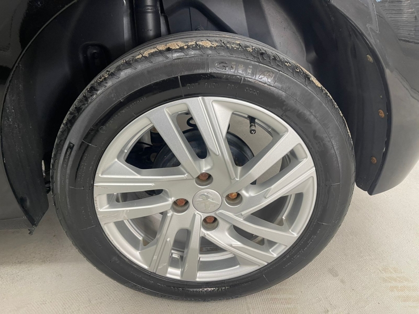 peugeot 208 1.6 16v flex active at6 4p automatico 202212