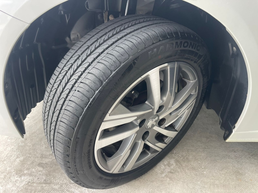 peugeot 208 1.6 16v flex allure at6 4p automatico 202214