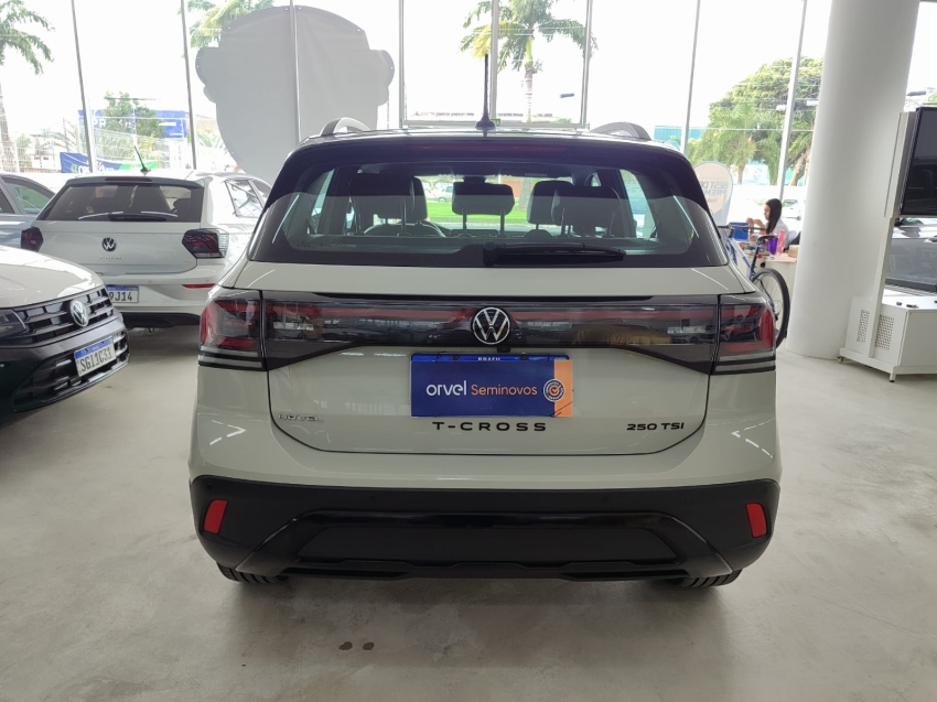 volkswagen t-cross 1.4 250 tsi total flex highline automatico 4p 202510