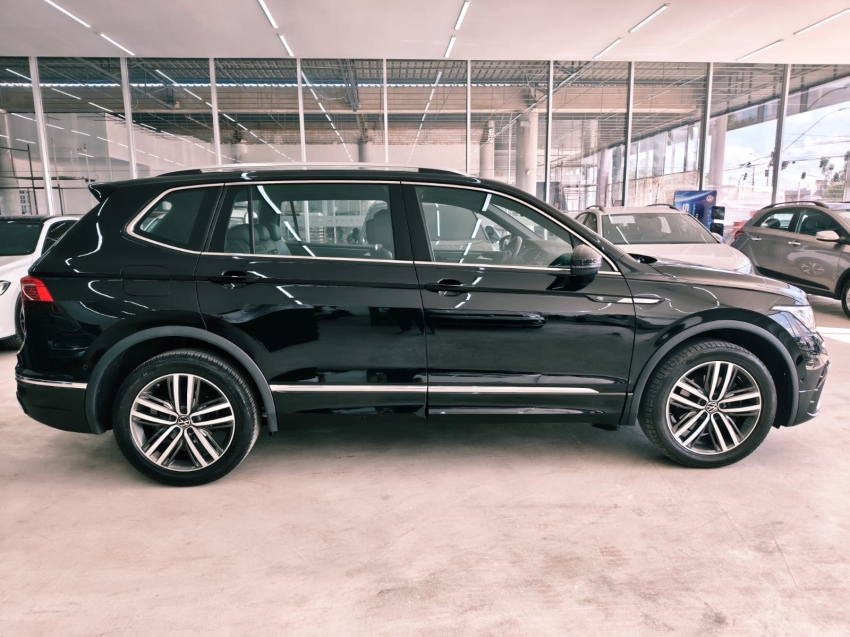 volkswagen tiguan 2.0 300 tsi gasolina allspace r-line automatico flex 4p 20244