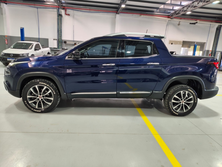 fiat toro 2.0 16v turbo diesel volcano 4wd at9 4p automatico 20215