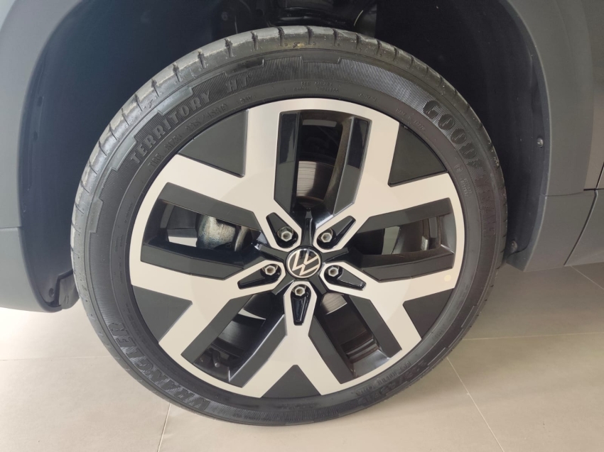 volkswagen taos 1.4 250 tsi total flex highline automatico 4p 202415
