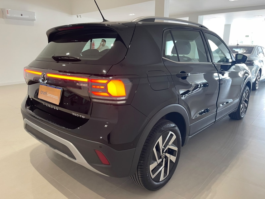 volkswagen t-cross 1.4 250 tsi total flex highline automatico 4p 20265