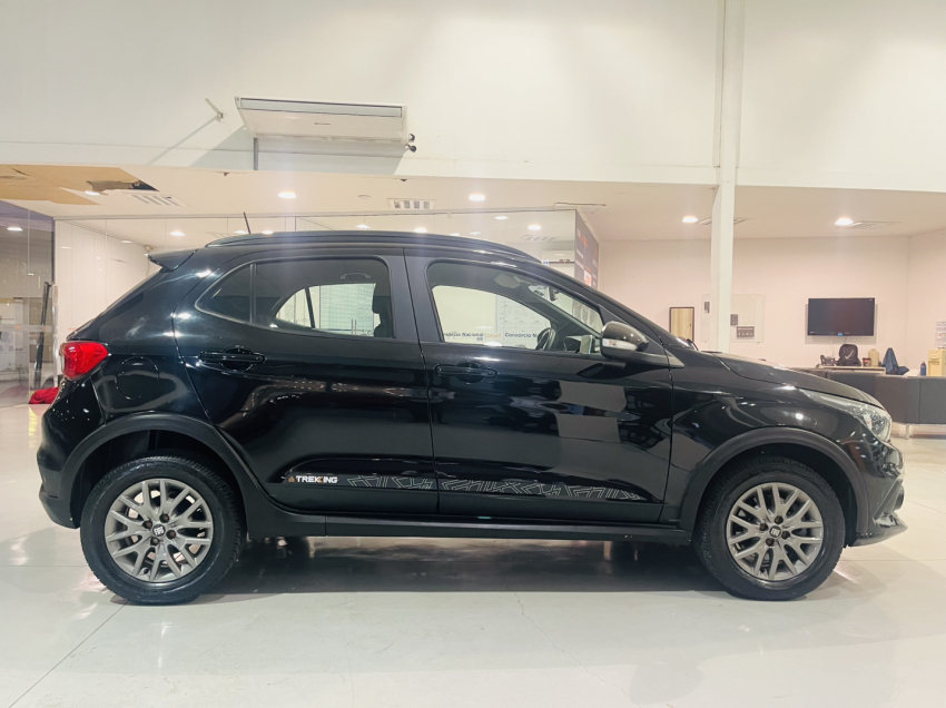 fiat argo trekking 1.8 e.torq flex at6.