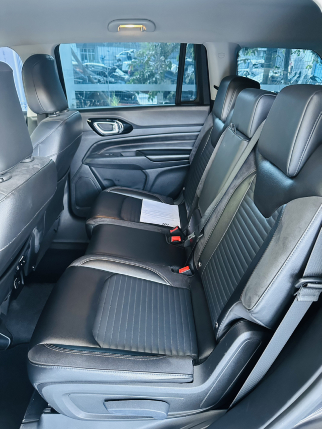 jeep commander limited td380 at9