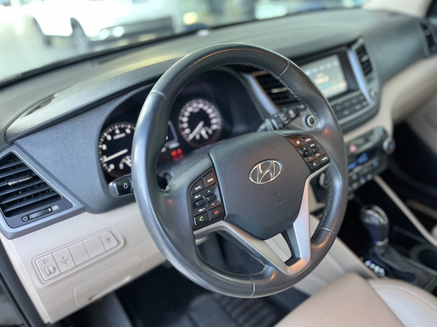 hyundai tucson gl ecoshift 1.6 t-gdi gasolina8