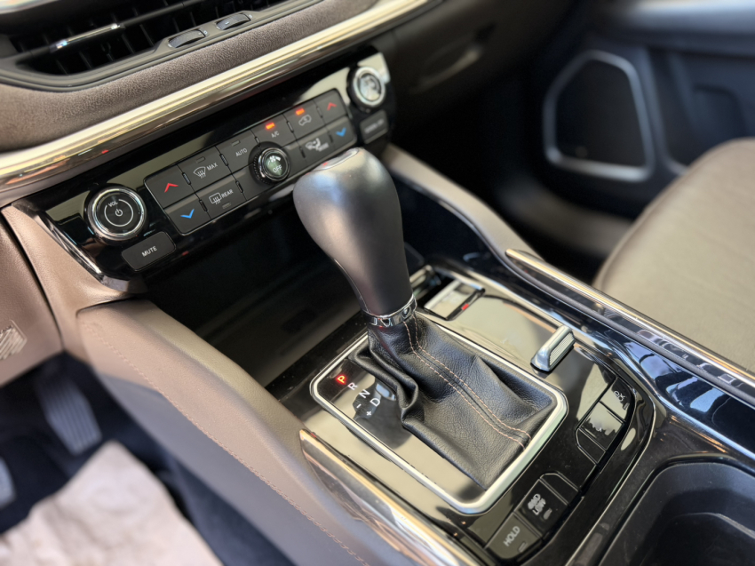 jeep commander overland td380 4x4 at914