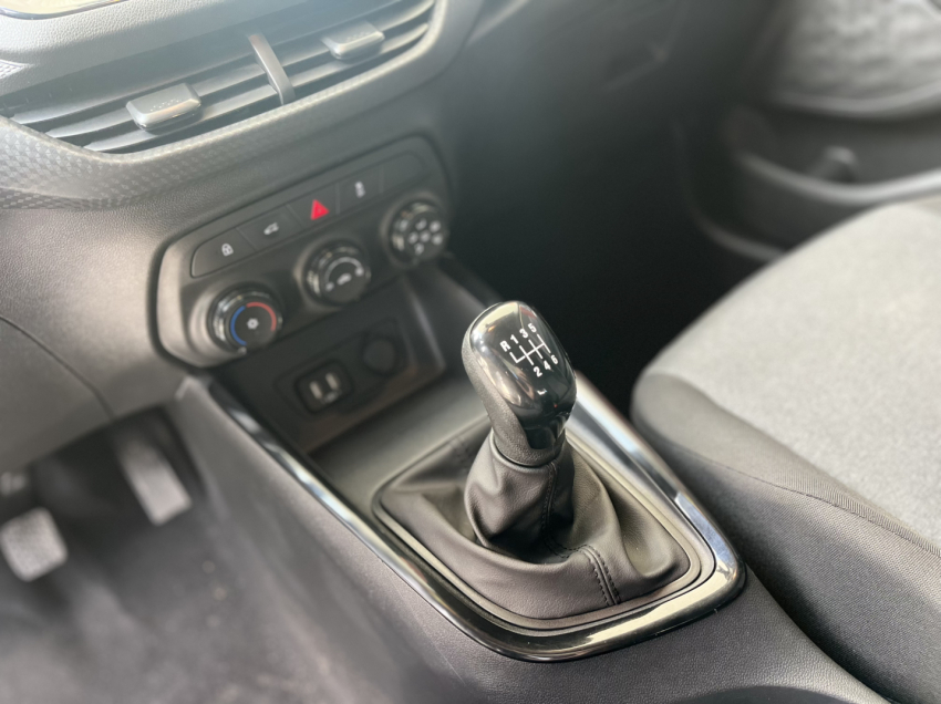 chevrolet onix hatch 1.0 manual flex11