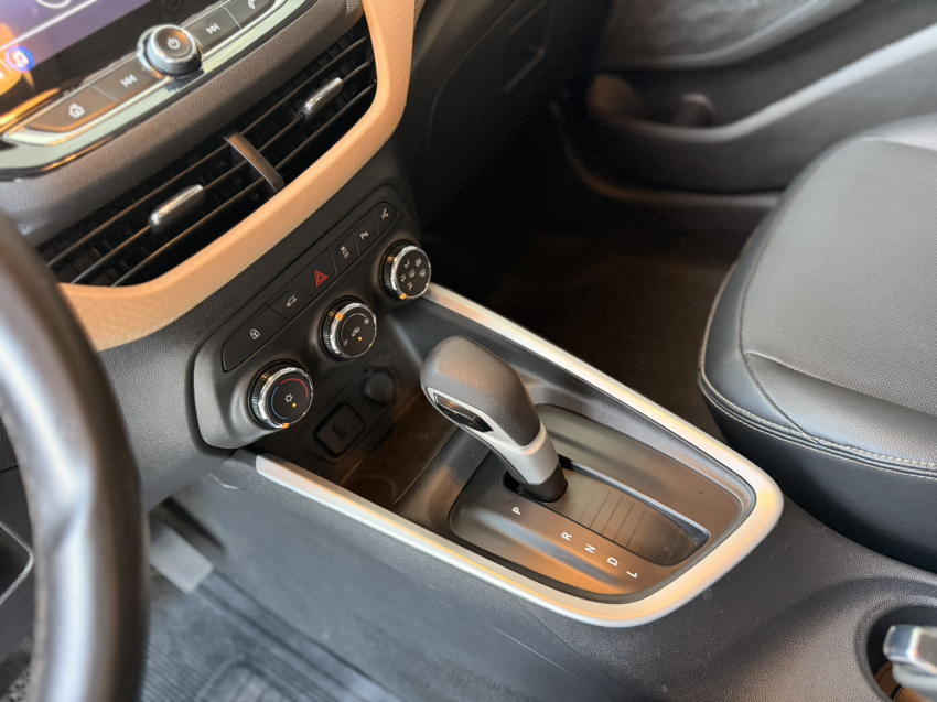 chevrolet onix plus premier 1.0 turbo flex automatico10