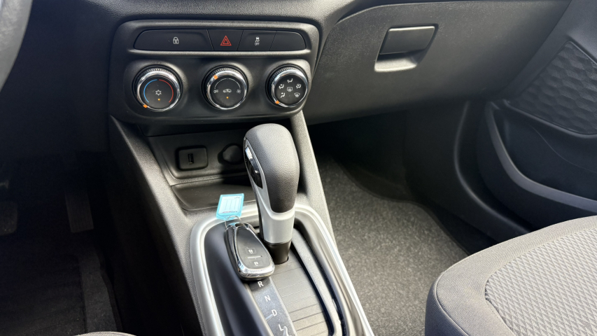tracker 1.0 turbo flex automatico12