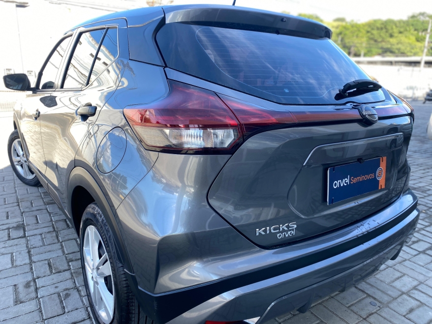 kicks active 1.6 16v flex aut