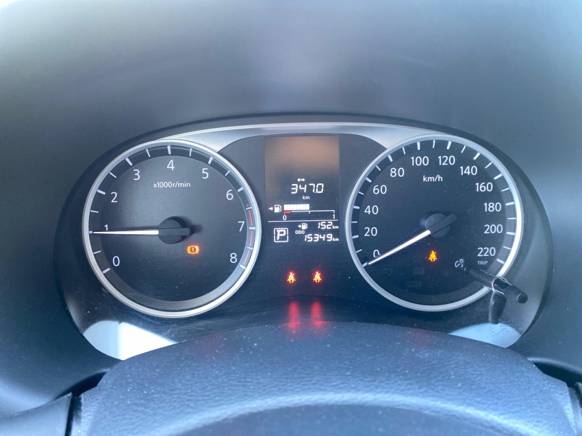 kicks active 1.6 16v flex aut