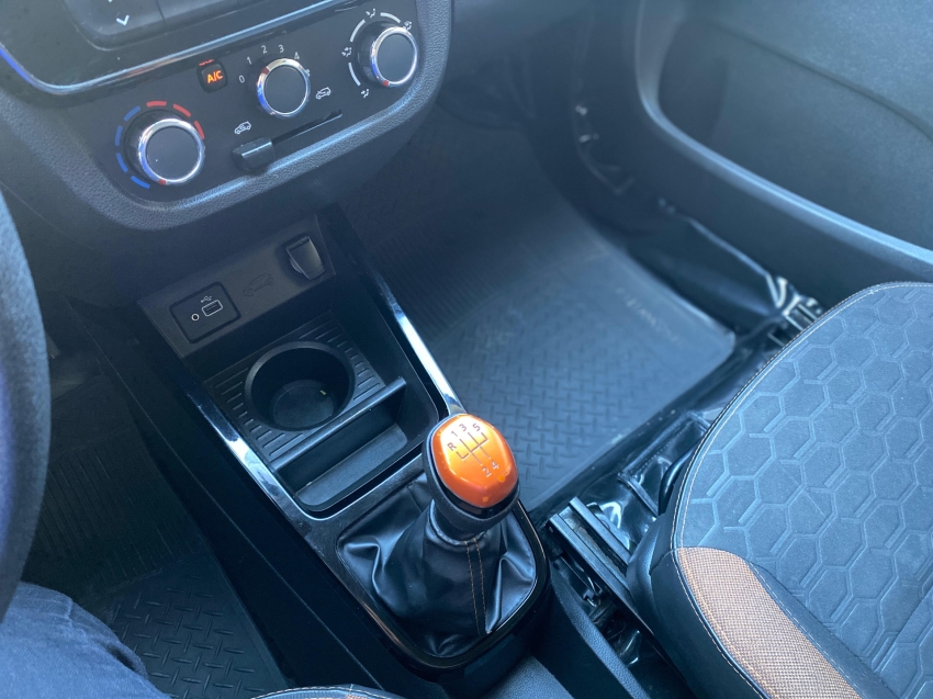 kwid outsider 1.0 flex 12v mec