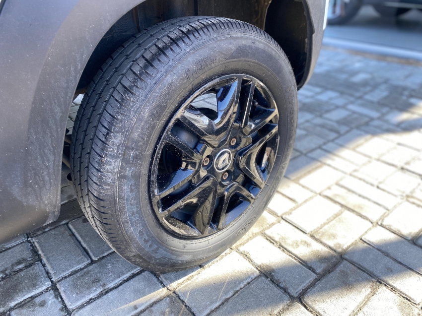 kwid outsider 1.0 flex 12v mec