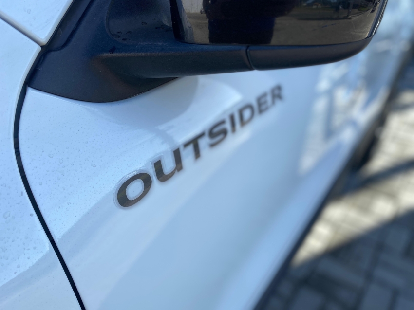 kwid outsider 1.0 flex 12v mec