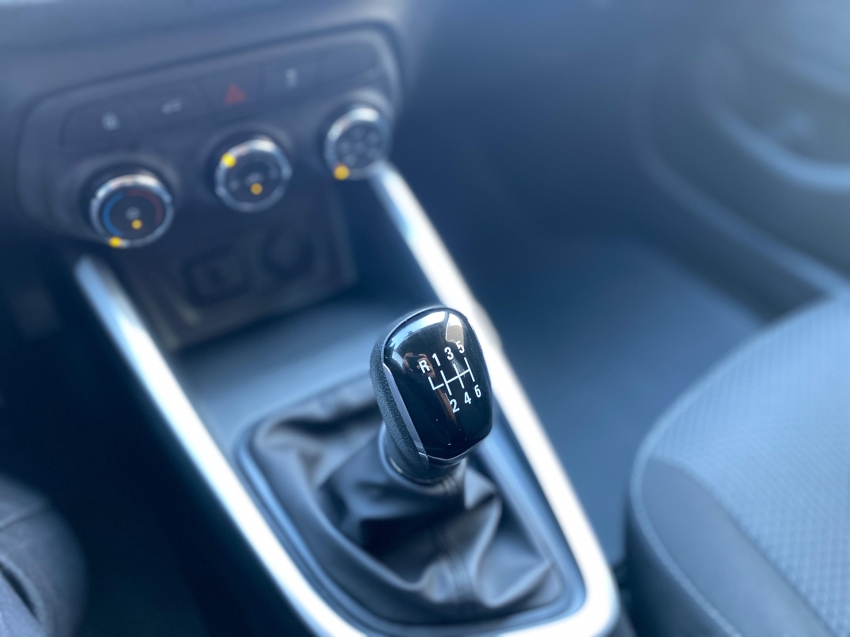 onix sedan plus lt 1.0 12v tb flex mec.