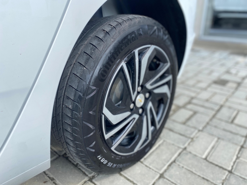 onix hatch lt 1.0 12v tb flex 5p mec