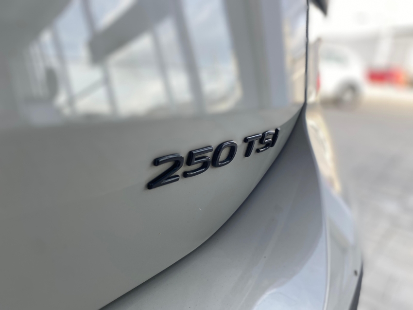 volkswagen t-cross 1.4 250 tsi total flex highline automatico 5p 2025