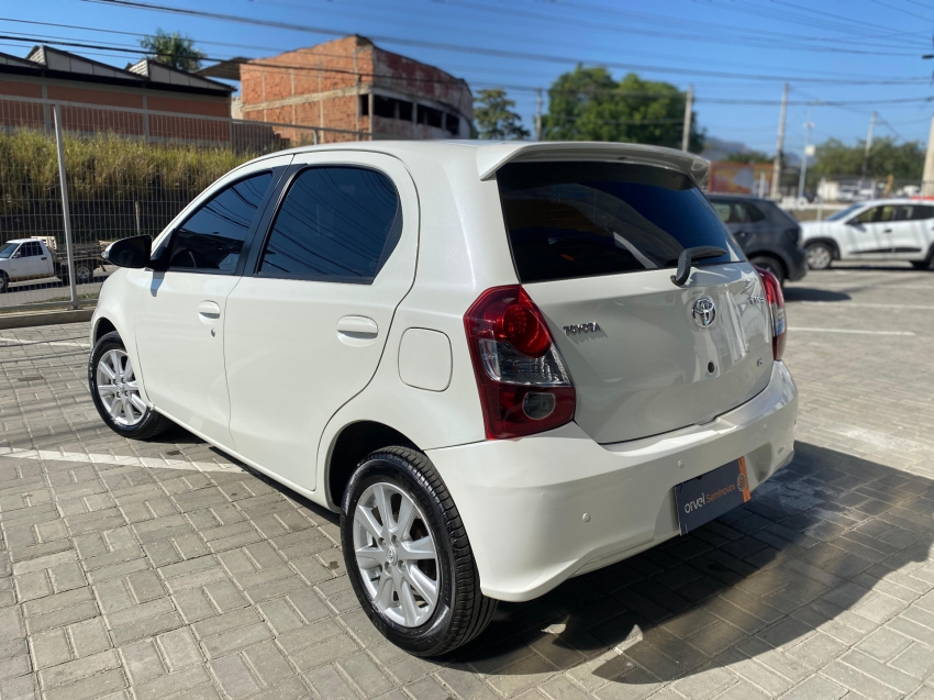 etios x plus 1.5 flex aut