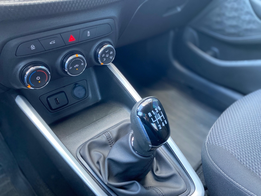 onix sedan plus 1.0 tb flex mec