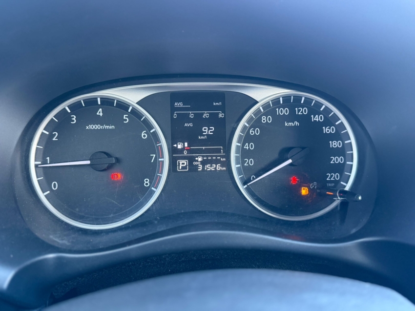 kicks active 1.6 16v flex aut9