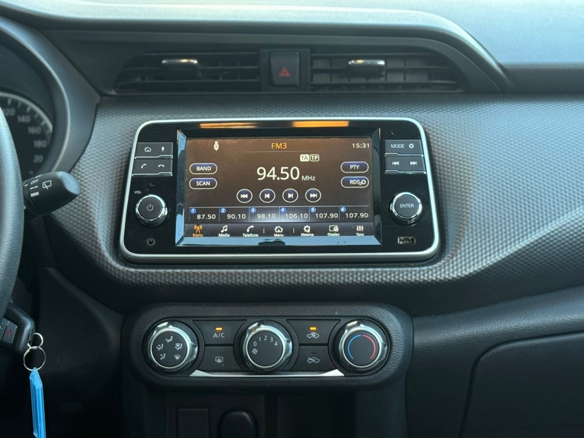 kicks active 1.6 16v flex aut12