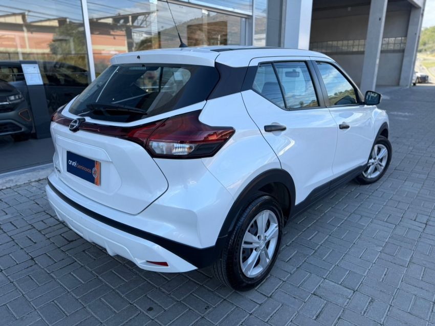 kicks active 1.6 16v flex aut6