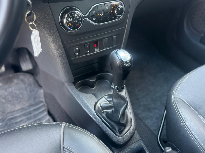 sandero intense 1.6 flex aut17