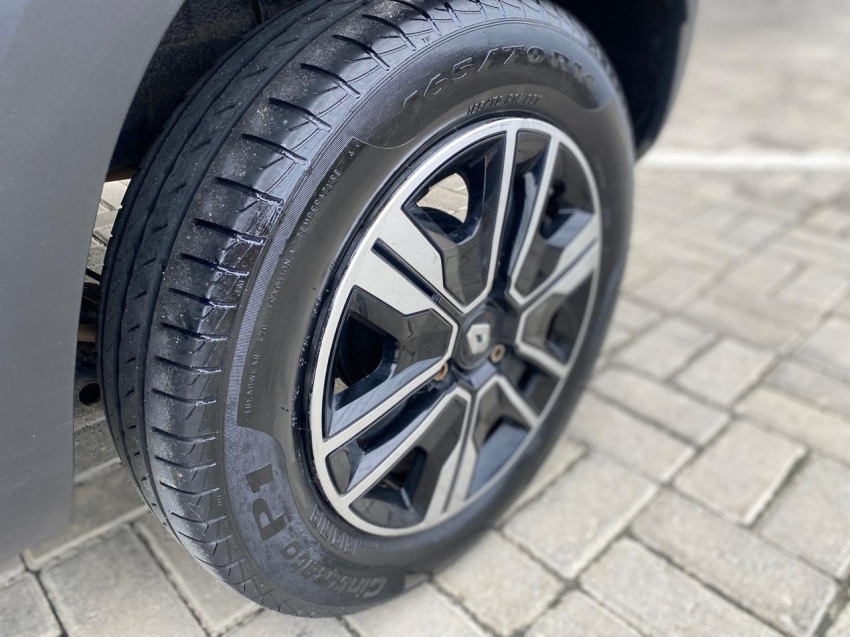 kwid intense 1.0 12v flex mec6