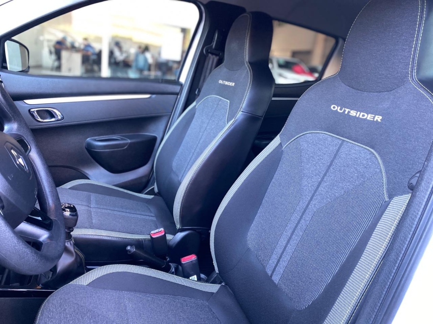 kwid outsider 1.0 12v flex mec17