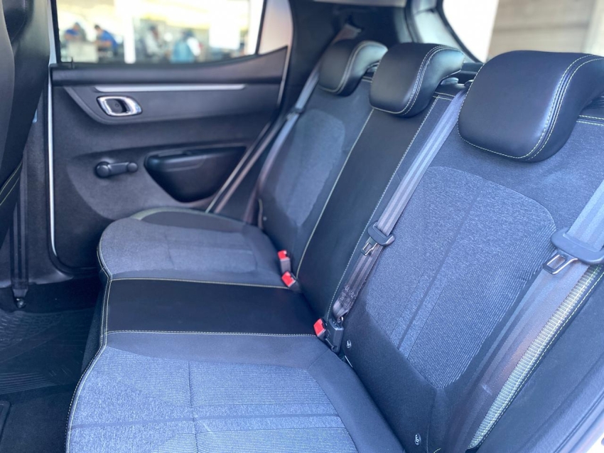 kwid outsider 1.0 12v flex mec18