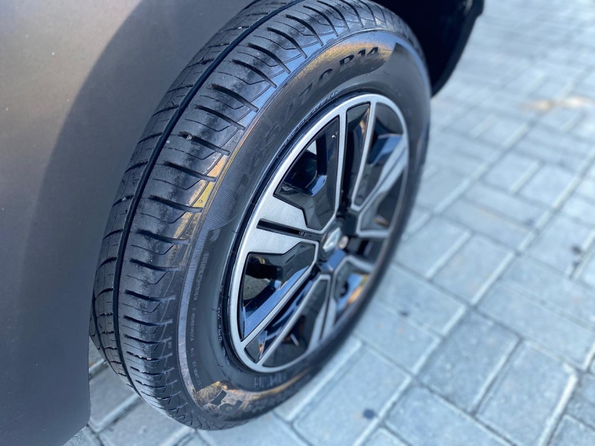 kwid intense 1.0 flex 12v 5p mec.4