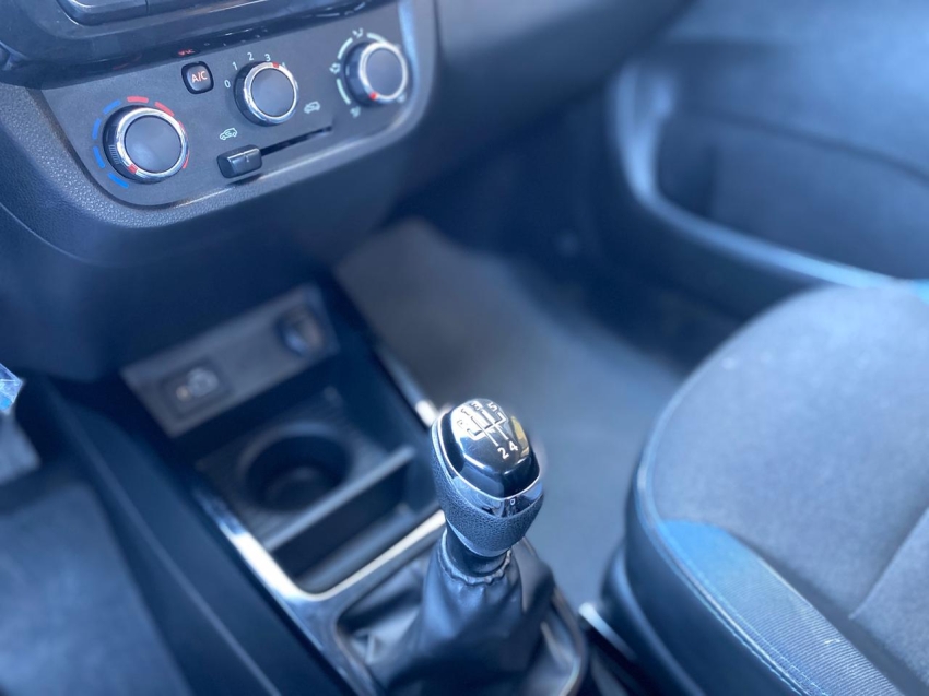 kwid intense 1.0 flex 12v 5p mec.15