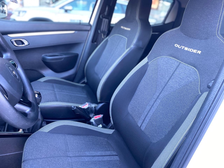 kwid outsider 1.0 12v flex mec18