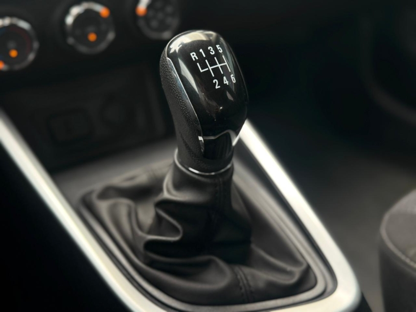 chevrolet onix 1.0mt lt216