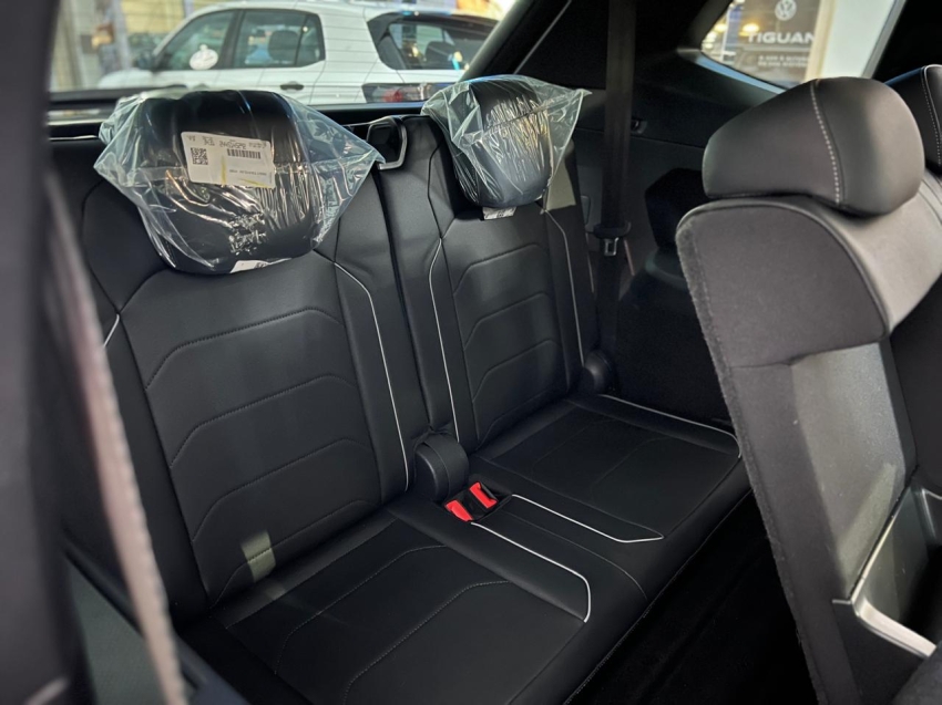tiguan allspace 2.0 r-line 300tsi32