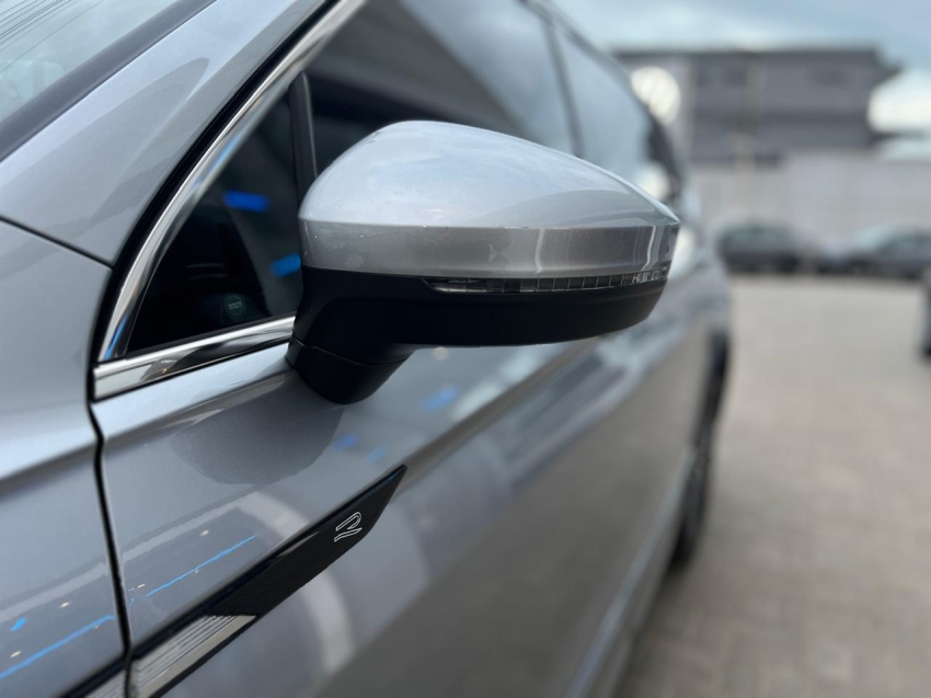 tiguan allspace 2.0 r-line 300tsi5