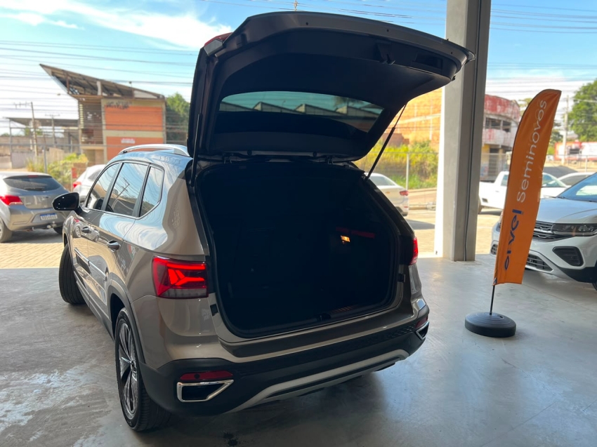 taos highline 1.4 tb 250 tsi flex aut6