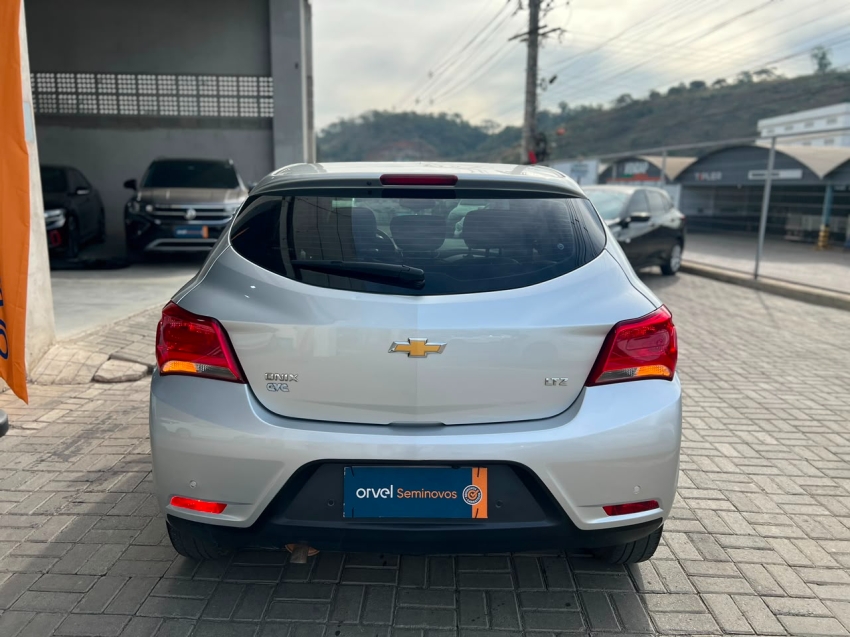 onix hatch 1.4 ltz flex aut7
