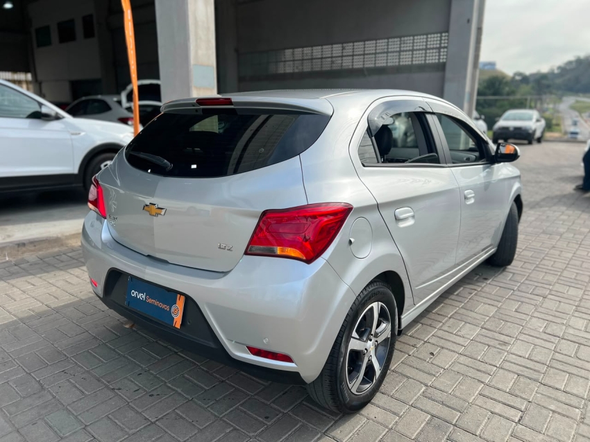 onix hatch 1.4 ltz flex aut10