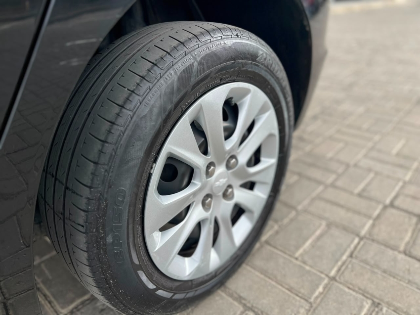 onix hatch lt 1.0 12v flex mec4
